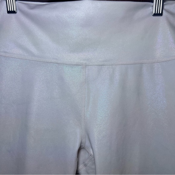 Fabletics PureLuxe High-Waisted Iridescent Pearlized White 7/8 Legging sz M - Picture 2 of 7
